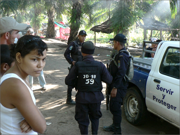 desalojo paso aguan-610b