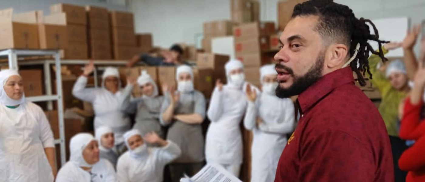 JBS no negocia, impone