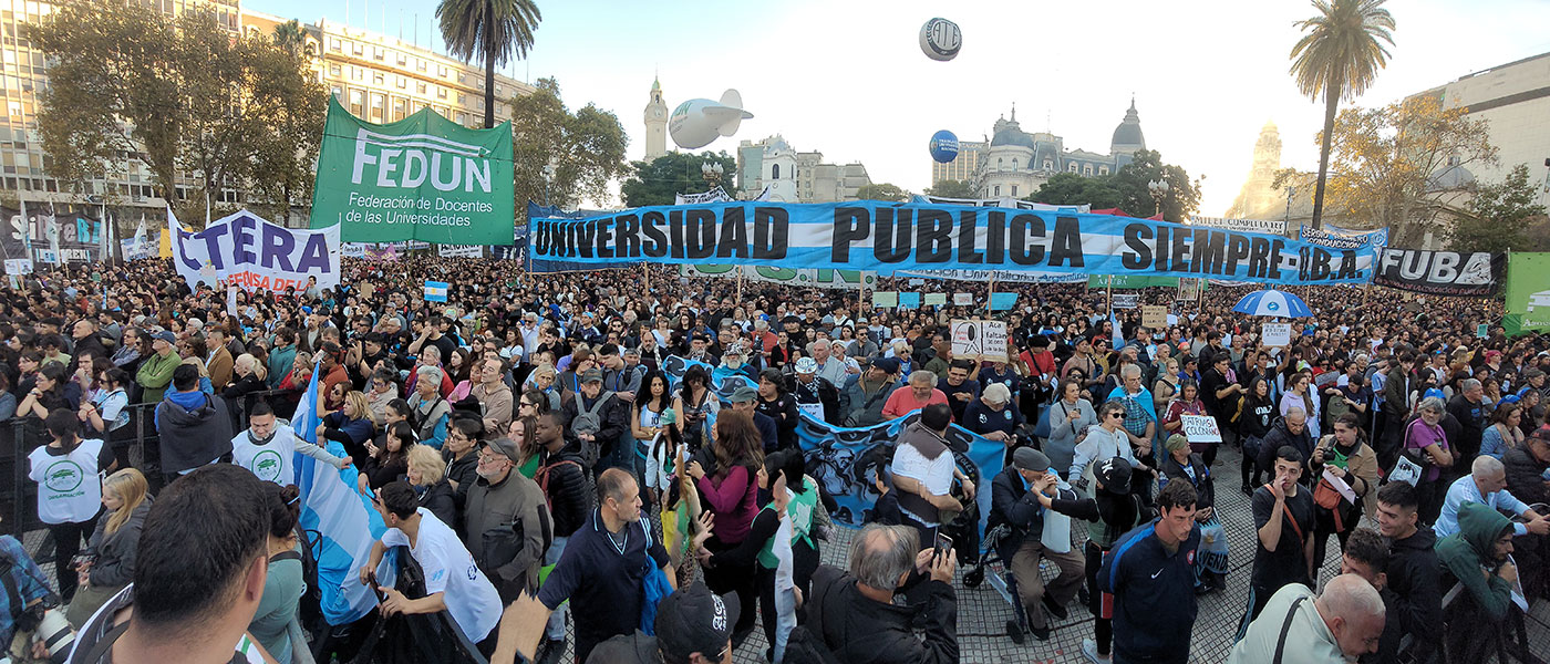 “¡La universidad pública se defiende!”