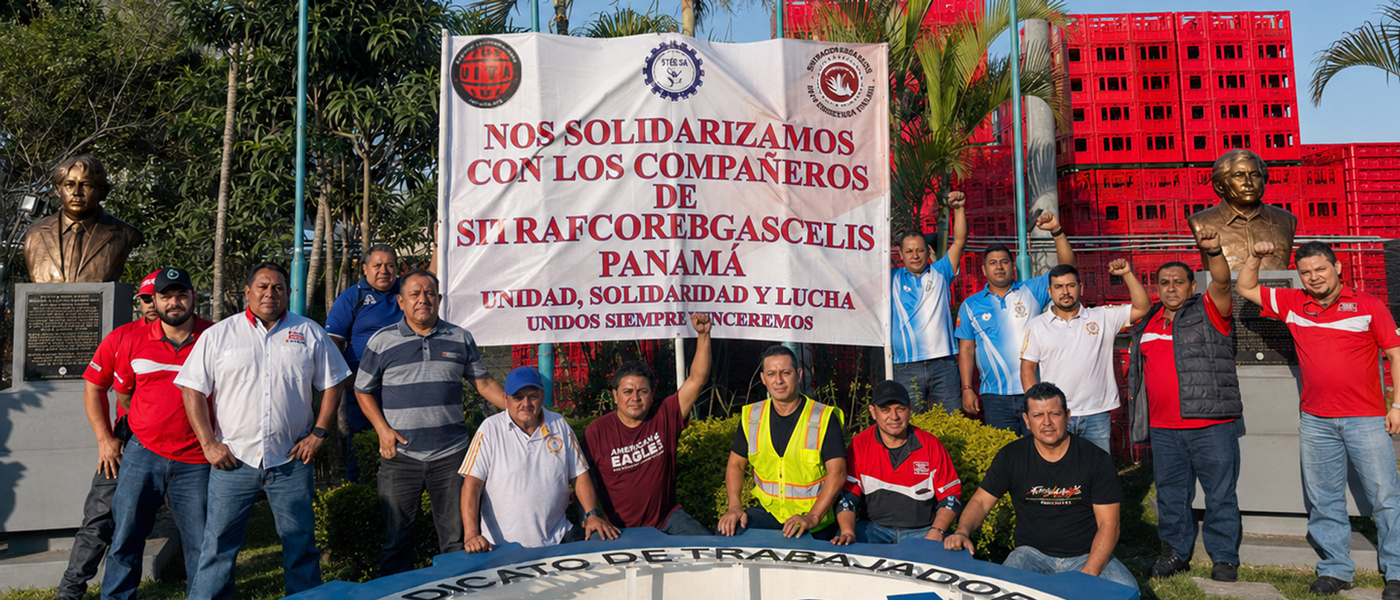 Junto a trabajadores de FEMSA en Panamá