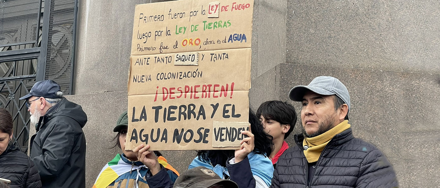 Marcha masiva contra la ley de tierras